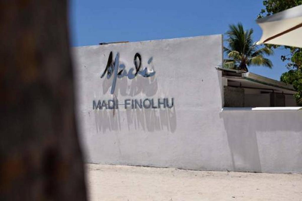 Madi Finolhu Guest House Дхаравандху Екстериор снимка