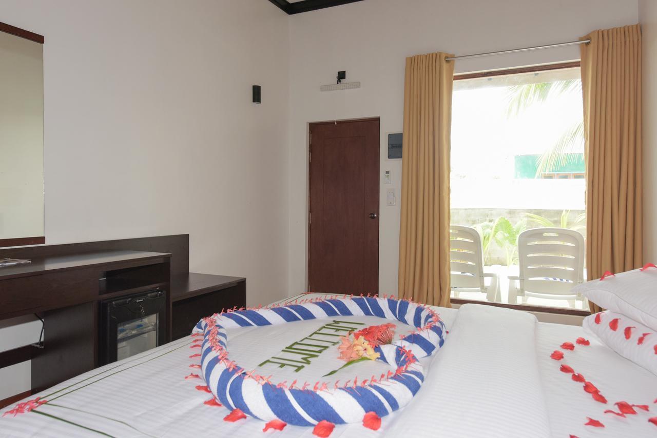 Madi Finolhu Guest House Дхаравандху Екстериор снимка