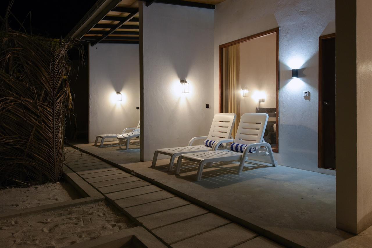 Madi Finolhu Guest House Дхаравандху Екстериор снимка